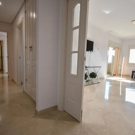 아파트 Luxury With Amazing Views 오옌